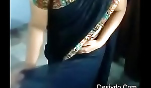 Indian aunty identically how back pretend to a saree( Desivdo x-videos.club )