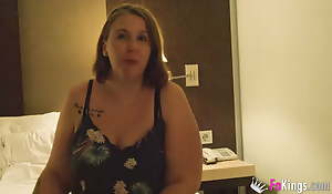 Beauteous and unpunctually divorced mommy comes to FAKings to fuck a young man